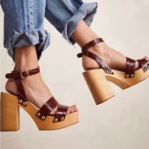 Free People Brown Croc-Embossed Leather Platform Clog Sandals